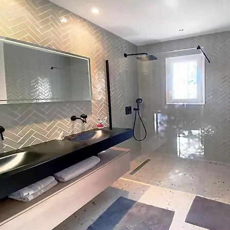 Luxury Villa, Infinity Pool, 5 Min Villa *