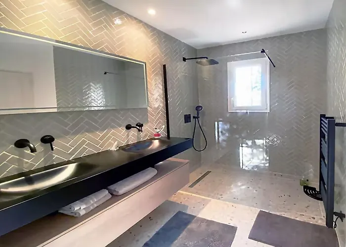 Luxury Villa, Infinity Pool, 5 Min Villa *
